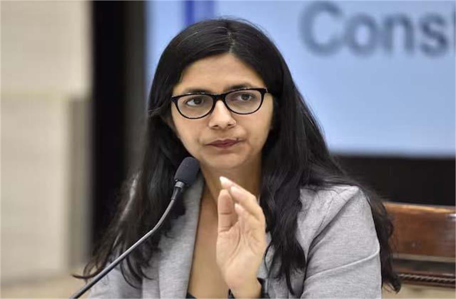 पंजाब में भ्रष्टाचार के आरोपों पर गरमाई सियासत, स्वाति मालीवाल ने CM ऑफिस को लेकर साधा निशाना पंजाब में भ्रष्टाचार के आरोपों पर गरमाई सियासत, स्वाति मालीवाल ने CM ऑफिस को लेकर साधा निशाना