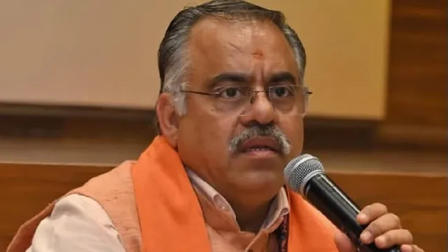 चुनाव आयोग पर कांग्रेस के आरोपों को लेकर तरुण चुग का पलटवार, कहा- आयोग के स्पष्टीकरण से स्थिति साफ चुनाव आयोग पर कांग्रेस के आरोपों को लेकर तरुण चुग का पलटवार, कहा- आयोग के स्पष्टीकरण से स्थिति साफ