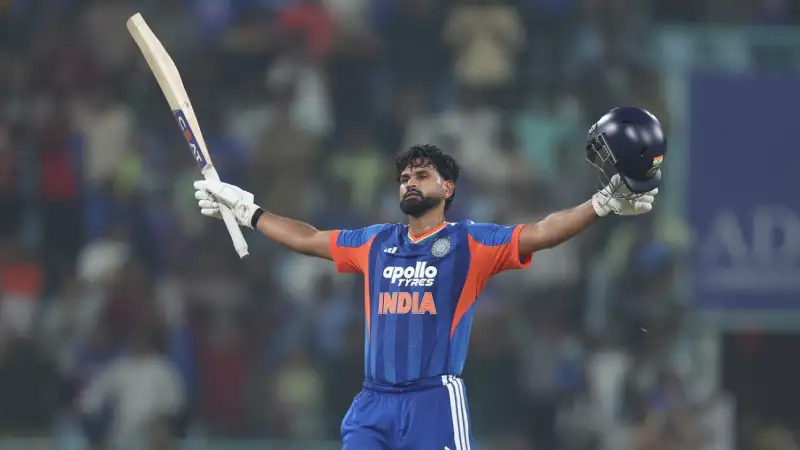 श्रेयस अय्यर की शतकीय आंधी में उड़ा वेस्टइंडीज, भारत ने 15 ओवर में हासिल किया 172 रन का लक्ष्य श्रेयस अय्यर की शतकीय आंधी में उड़ा वेस्टइंडीज, भारत ने 15 ओवर में हासिल किया 172 रन का लक्ष्य