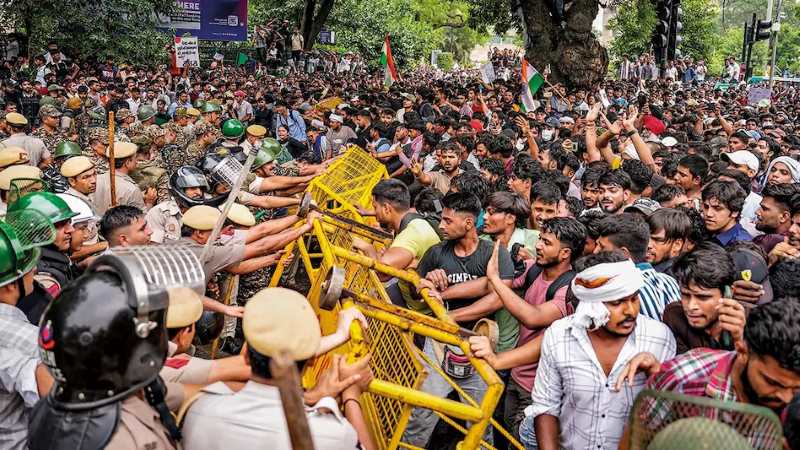 दिल्ली में प्रदर्शन की जगह क्यों बदली? जंतर-मंतर का इतिहास, बोट क्लब से लेकर सुप्रीम कोर्ट के फैसले तक पूरी कहानी दिल्ली में प्रदर्शन की जगह क्यों बदली? जंतर-मंतर का इतिहास, बोट क्लब से लेकर सुप्रीम कोर्ट के फैसले तक पूरी कहानी