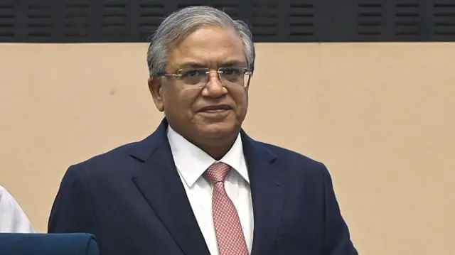 SIR विवाद पर सुप्रीम कोर्ट सख्त, CEC ज्ञानेश कुमार को हटाने से इनकार; 14 फैसलों पर मांगा पूरा रिकॉर्ड