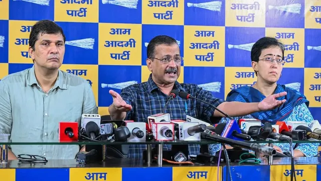 सीएम कैंप ऑफिस पर सीबीआई कार्रवाई से गरमाई पंजाब की सियासत, आप बोली- चुनाव से पहले भाजपा की बौखलाहट सामने आई