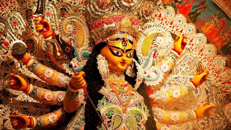 शारदीय नवरात्रि का आगाज, पहले दिन मां शैलपुत्री की आराधना और कलश स्थापना; जानें शुभ-अशुभ समय, राहुकाल और पंचांग