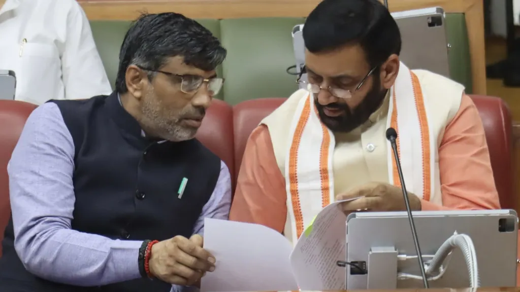 हरियाणा में 12 हजार अतिथि अध्यापकों के नियमितीकरण की तैयारी, शिक्षा मंत्री ने दिए निर्देश हरियाणा में 12 हजार अतिथि अध्यापकों के नियमितीकरण की तैयारी, शिक्षा मंत्री ने दिए निर्देश